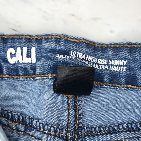 #7 CALI Ultra High Rise Skinny Denim Jeggings - (Blue) - Picture 4 of 5